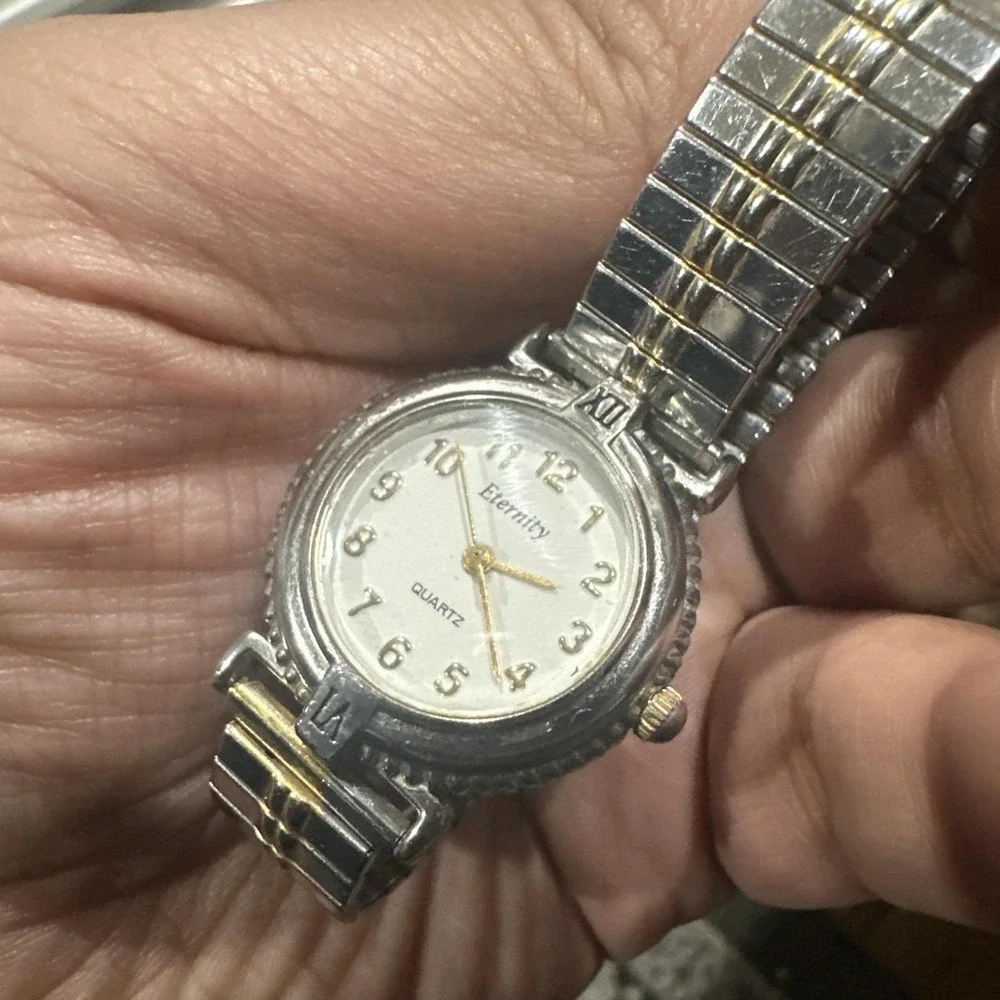 Working‎ Eternity 26mm Quartz Two Tone Dainty Ladies Stretch Band Watch Fits 7in